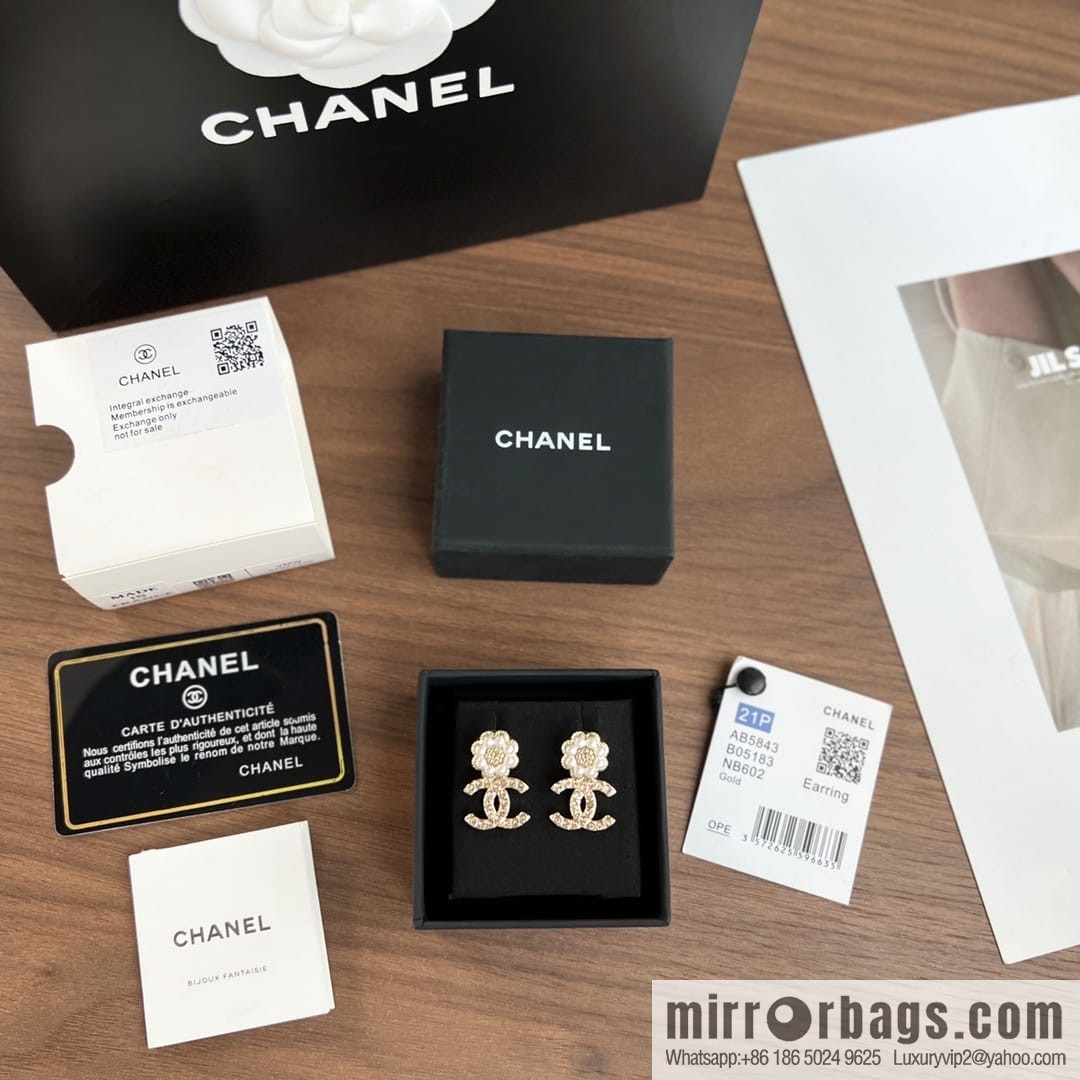 New ☑️ CHANEL Chanel c2 double c pink diamond flower stud earrings