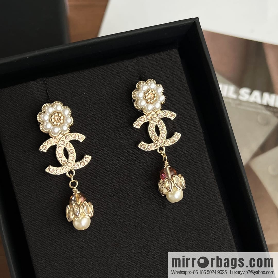 New ☑️ CHANEL Chanel c3 double c pink diamond pearl flower stud earrings
