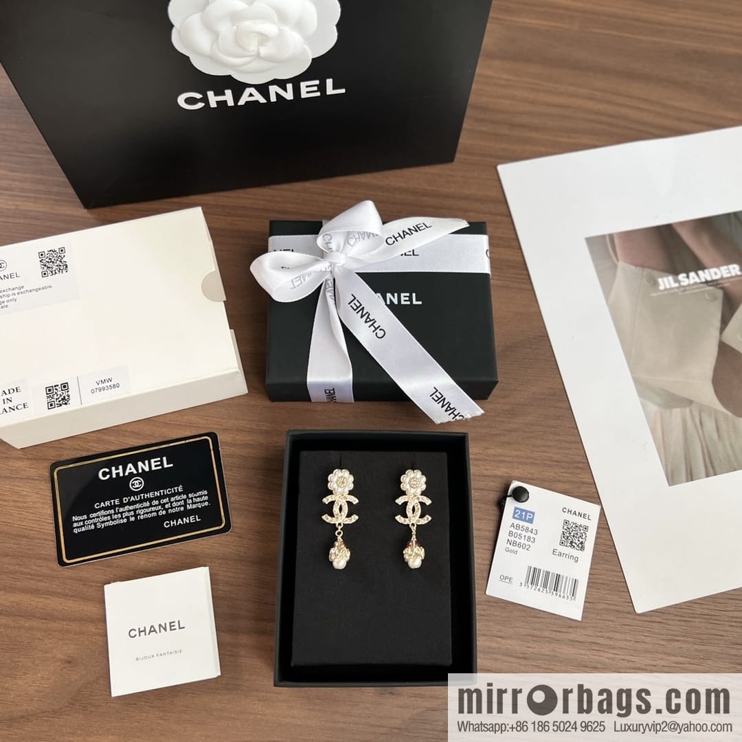 New ☑️ CHANEL Chanel c3 double c pink diamond pearl flower stud earrings