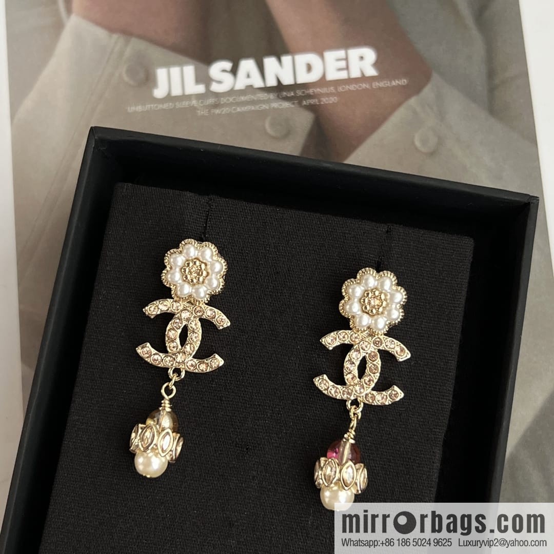 New ☑️ CHANEL Chanel c3 double c pink diamond pearl flower stud earrings