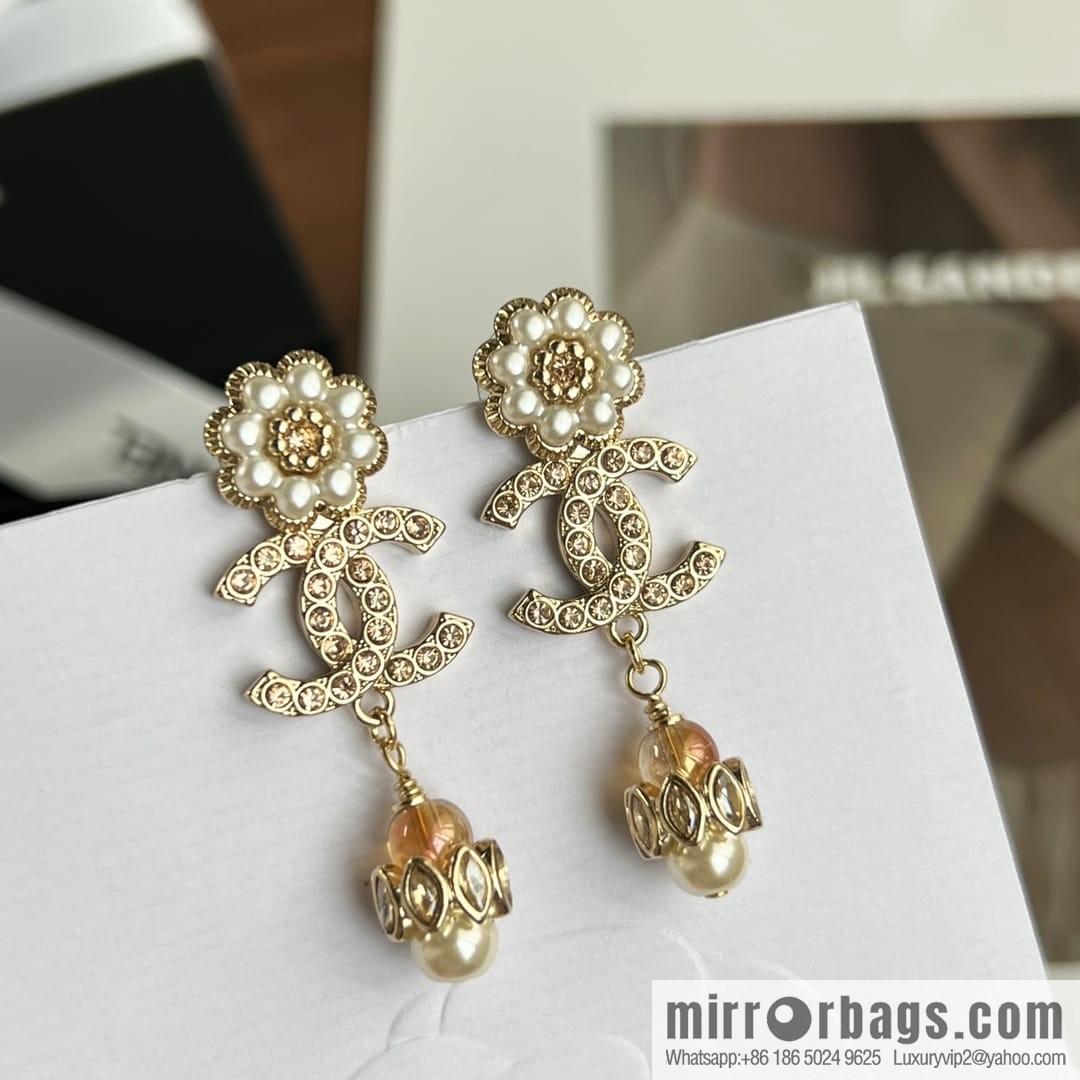 New ☑️ CHANEL Chanel c3 double c pink diamond pearl flower stud earrings