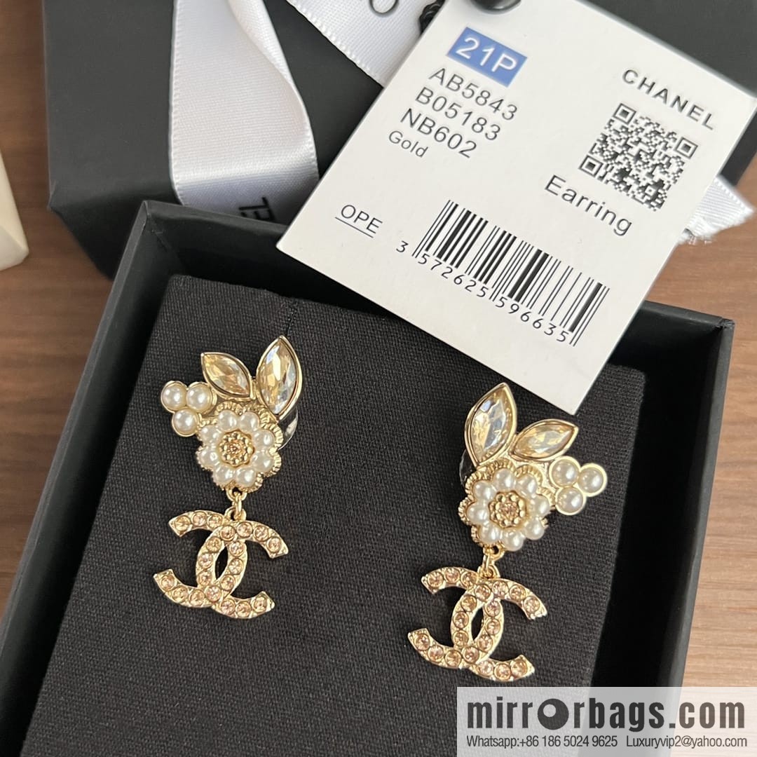 New ☑️ CHANEL Chanel c2 double c pink diamond flower stud earrings