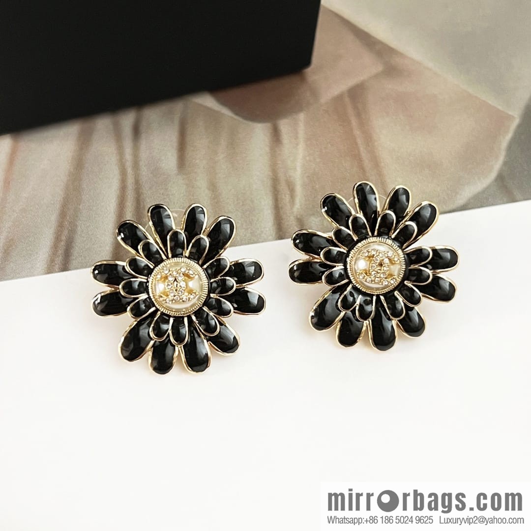 New ☑️ CHANEL Chanel c1 double c black camellia stud earrings
