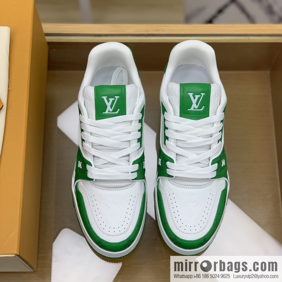 LV/Louis Vuitton uses color-matching calfskin to make high-end men's sports running shoes