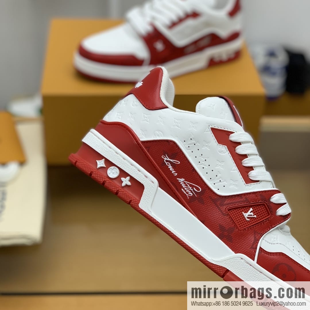 LV/Louis Vuitton uses color-matching calfskin to make high-end men's sports running shoes