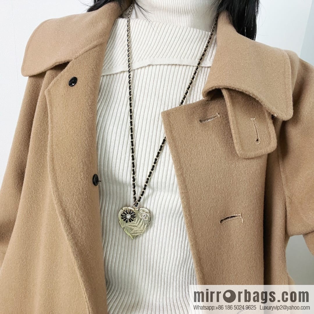New ☑️ CHANEL Chanel double c black leather rope peach heart love necklace