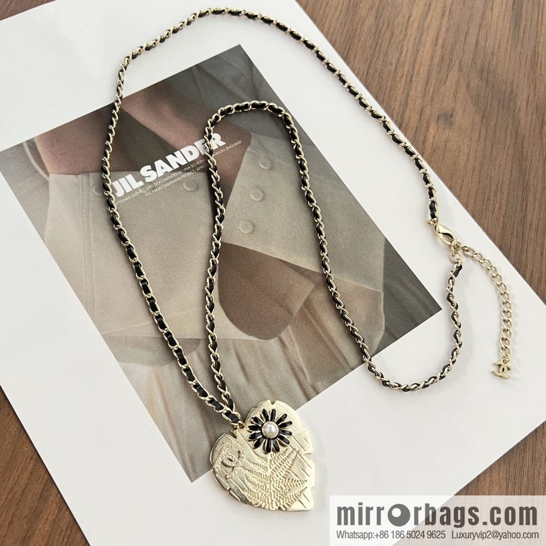 New ☑️ CHANEL Chanel double c black leather rope peach heart love necklace