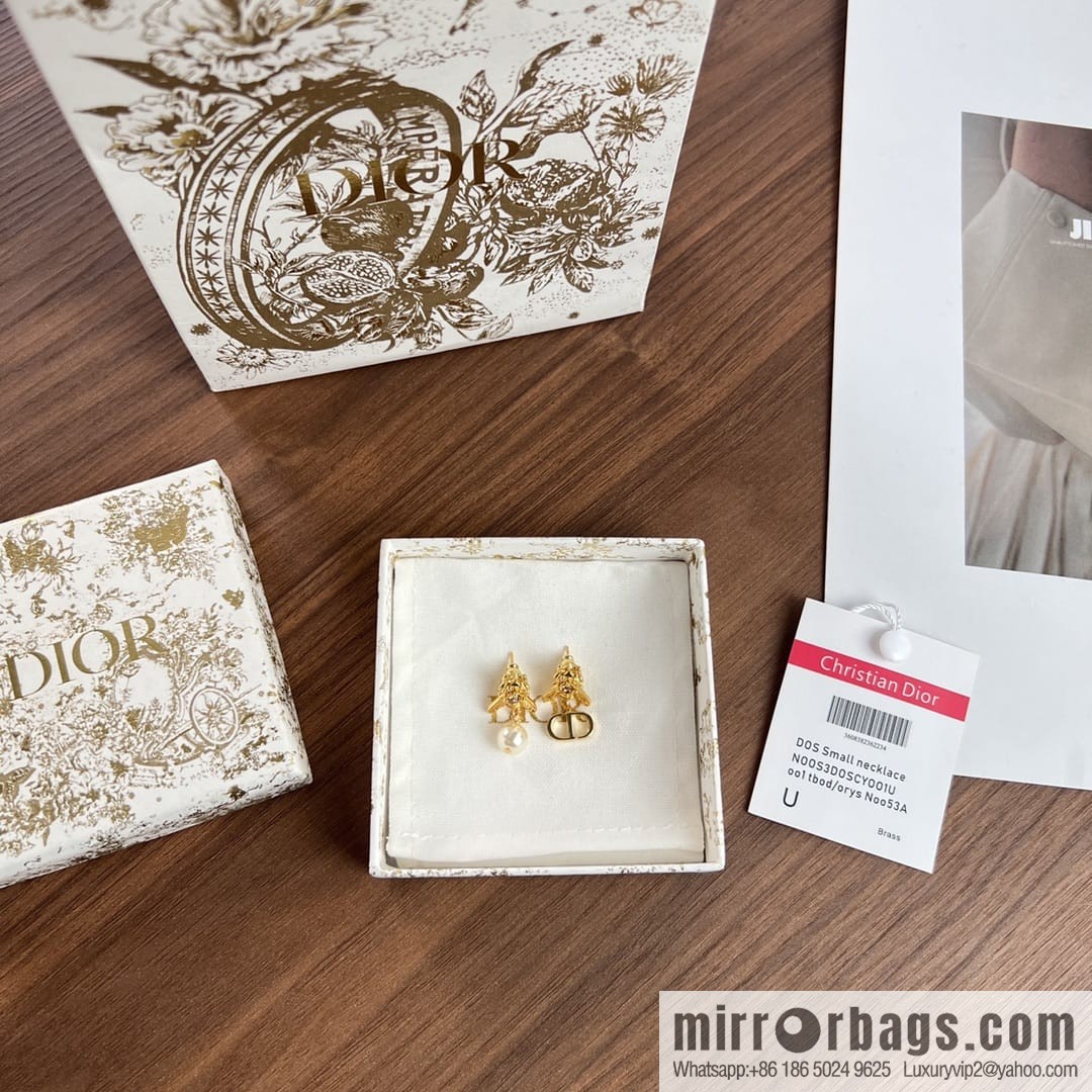 New ☑️ DIOR Dior Bee CD pearl stud earrings