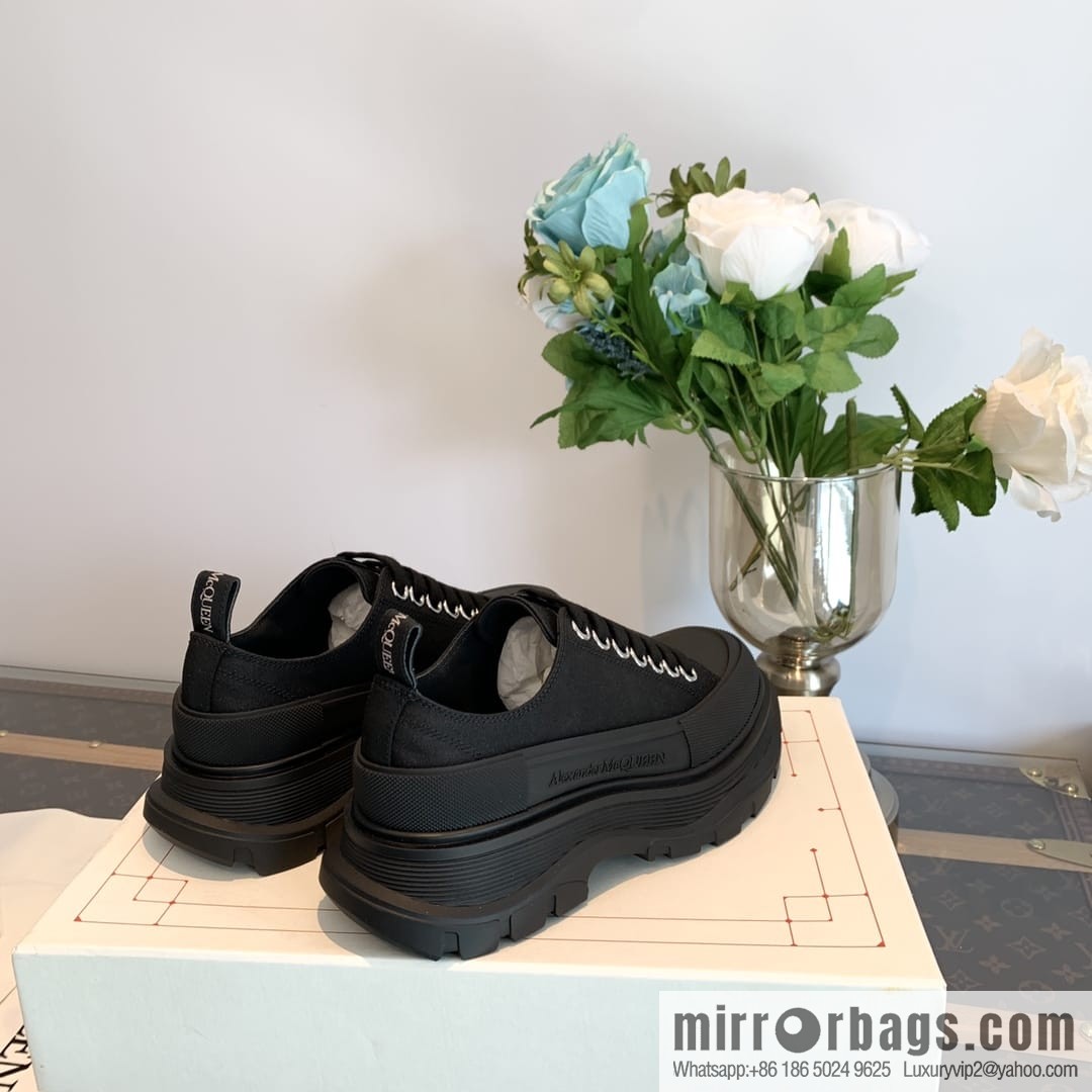 𝐀𝐥𝐞𝐱𝐚𝐧𝐝𝐞𝐫*𝐌𝐜𝐐𝐮𝐞𝐧 McQueen classic canvas platform white shoes