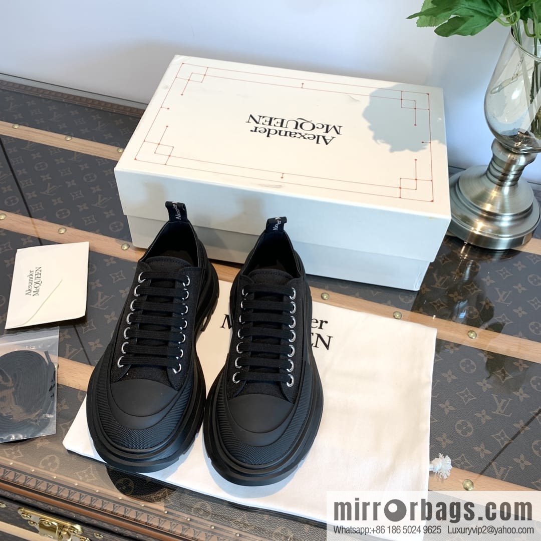 𝐀𝐥𝐞𝐱𝐚𝐧𝐝𝐞𝐫*𝐌𝐜𝐐𝐮𝐞𝐧 McQueen classic canvas platform white shoes