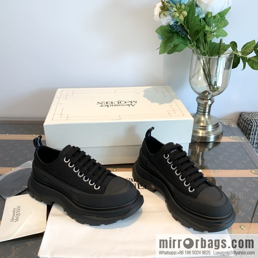 𝐀𝐥𝐞𝐱𝐚𝐧𝐝𝐞𝐫*𝐌𝐜𝐐𝐮𝐞𝐧 McQueen classic canvas platform white shoes