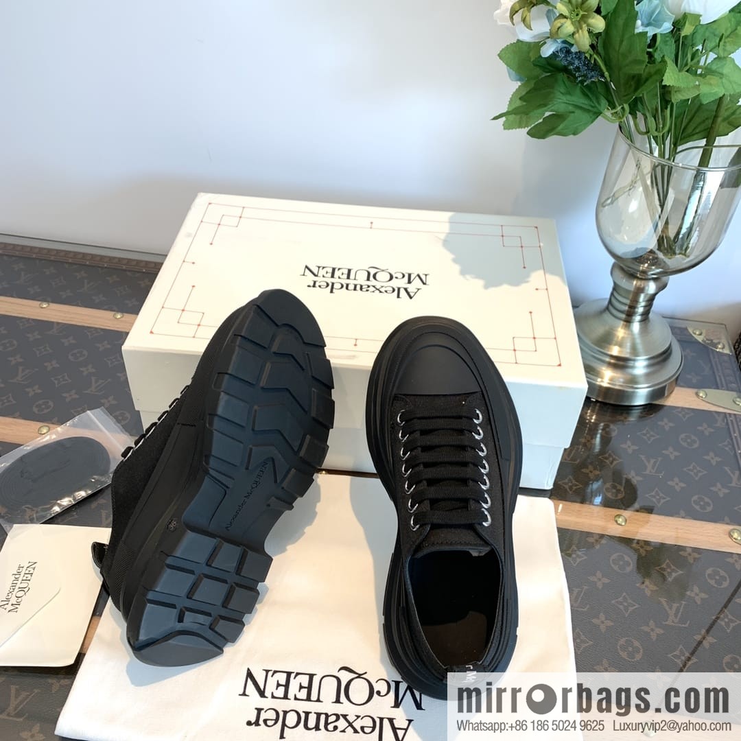 𝐀𝐥𝐞𝐱𝐚𝐧𝐝𝐞𝐫*𝐌𝐜𝐐𝐮𝐞𝐧 McQueen classic canvas platform white shoes