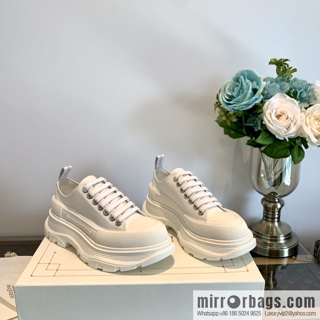 𝐀𝐥𝐞𝐱𝐚𝐧𝐝𝐞𝐫*𝐌𝐜𝐐𝐮𝐞𝐧 McQueen classic canvas platform white shoes
