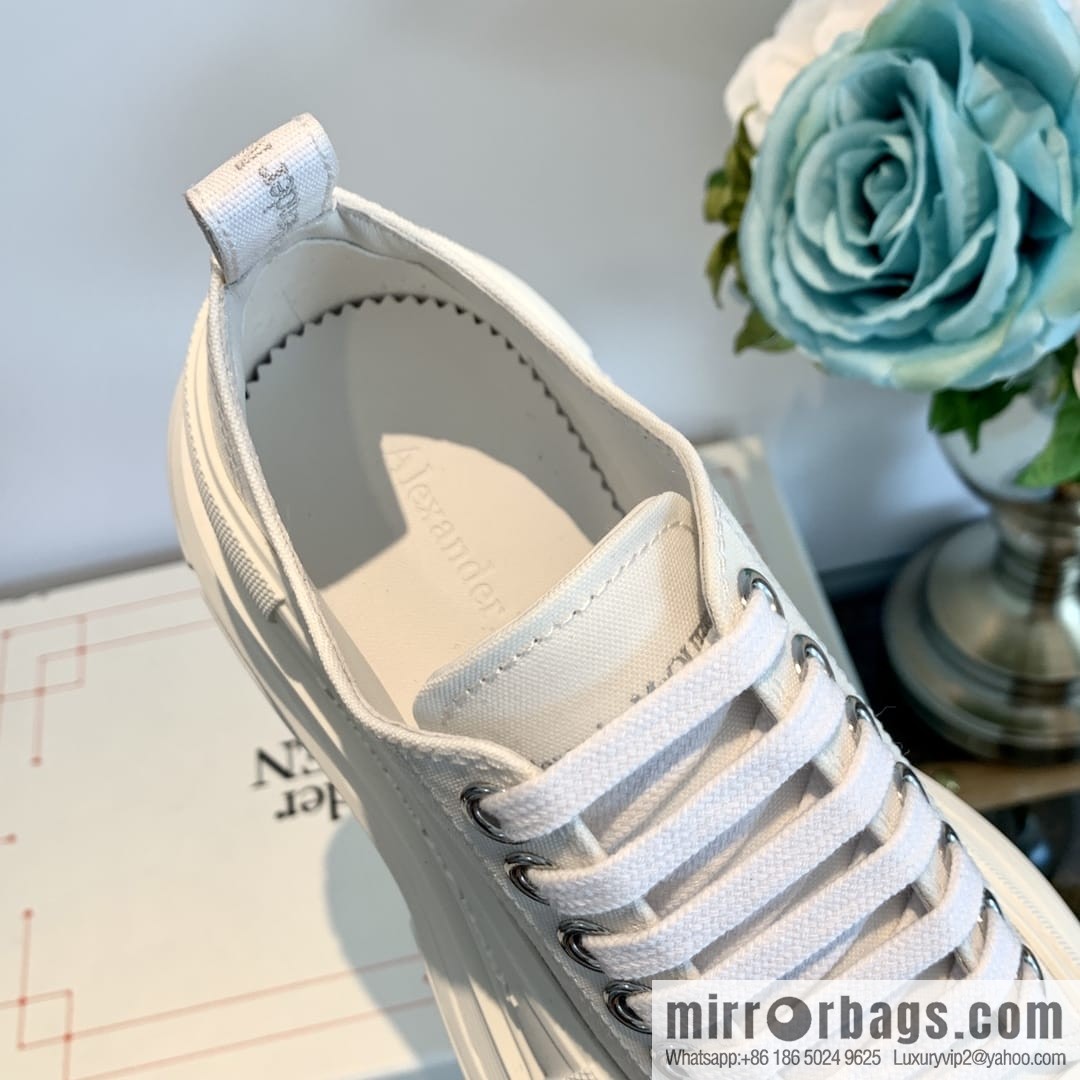 𝐀𝐥𝐞𝐱𝐚𝐧𝐝𝐞𝐫*𝐌𝐜𝐐𝐮𝐞𝐧 McQueen classic canvas platform white shoes