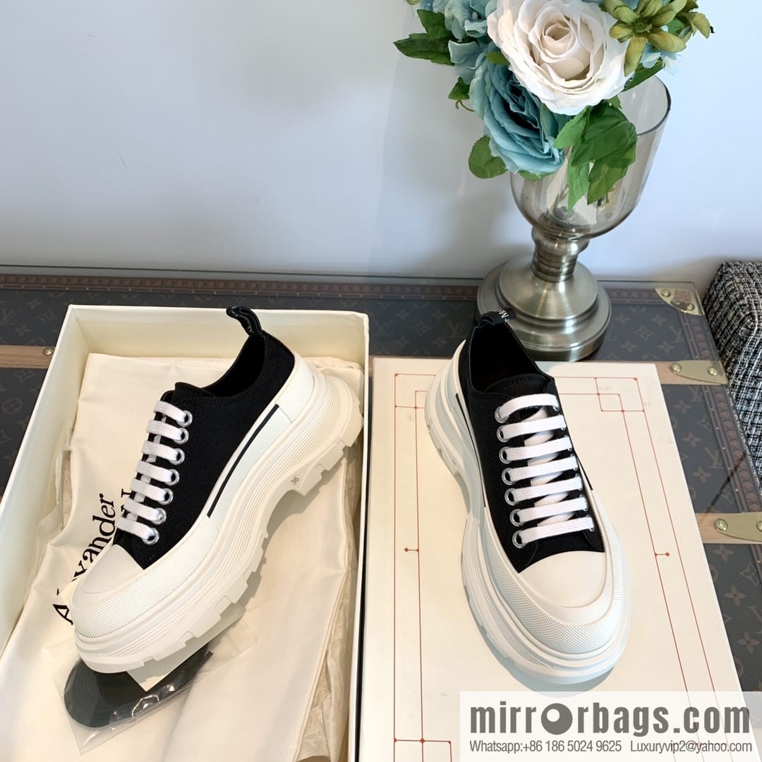𝐀𝐥𝐞𝐱𝐚𝐧𝐝𝐞𝐫*𝐌𝐜𝐐𝐮𝐞𝐧 McQueen classic canvas platform white shoes