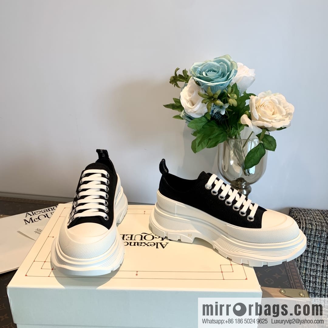 𝐀𝐥𝐞𝐱𝐚𝐧𝐝𝐞𝐫*𝐌𝐜𝐐𝐮𝐞𝐧 McQueen classic canvas platform white shoes