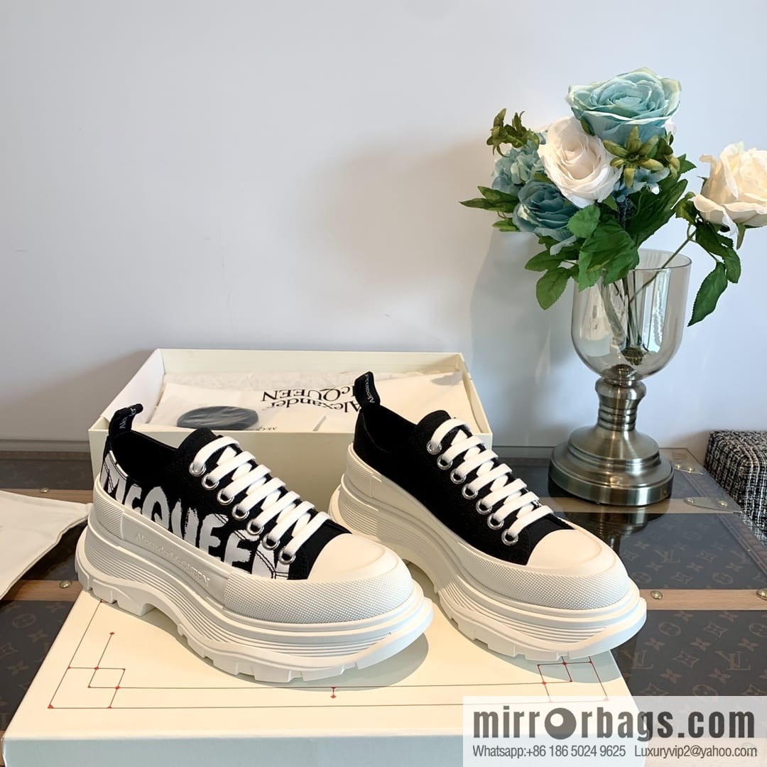 𝐀𝐥𝐞𝐱𝐚𝐧𝐝𝐞𝐫*𝐌𝐜𝐐𝐮𝐞𝐧 McQueen classic canvas platform white shoes