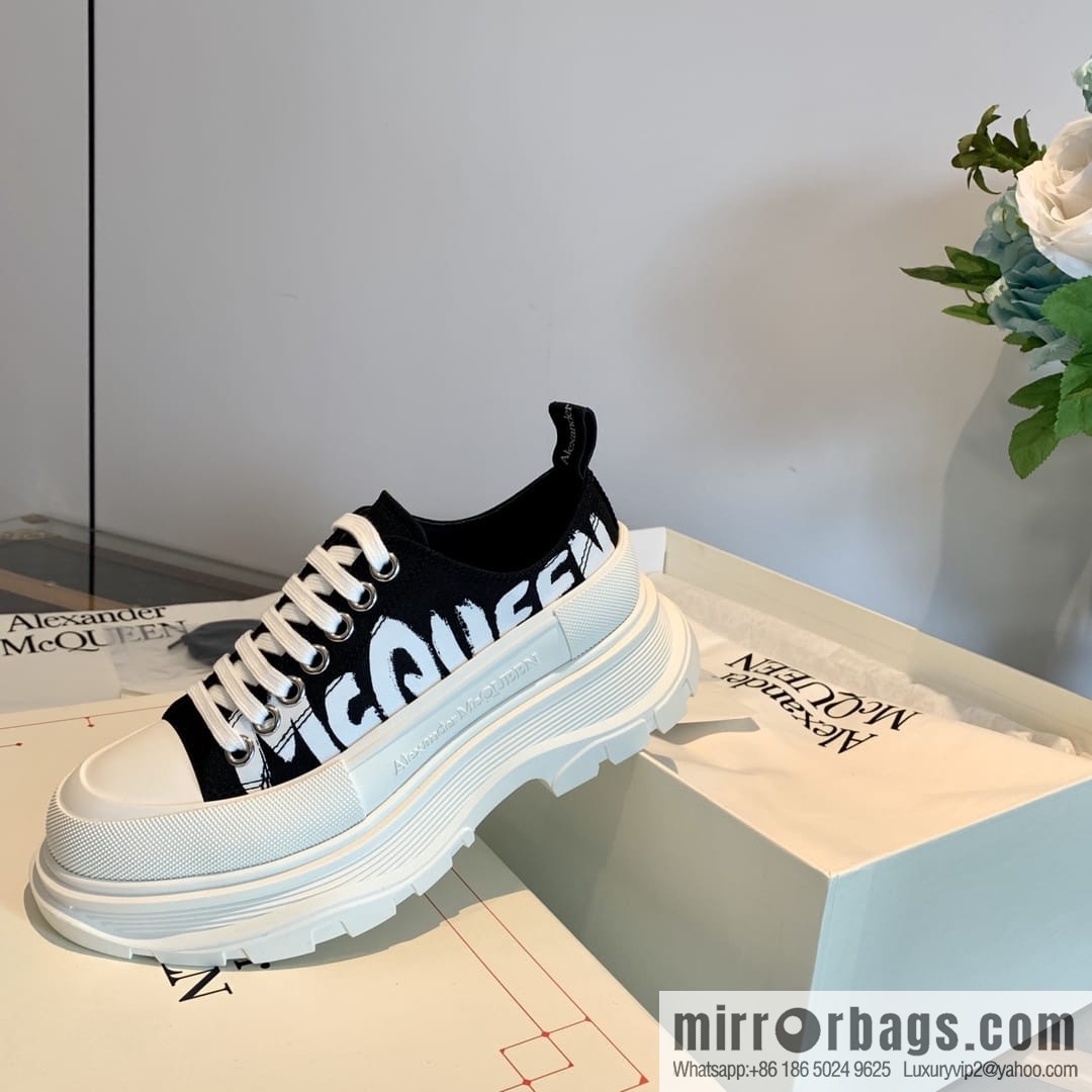 𝐀𝐥𝐞𝐱𝐚𝐧𝐝𝐞𝐫*𝐌𝐜𝐐𝐮𝐞𝐧 McQueen classic canvas platform white shoes