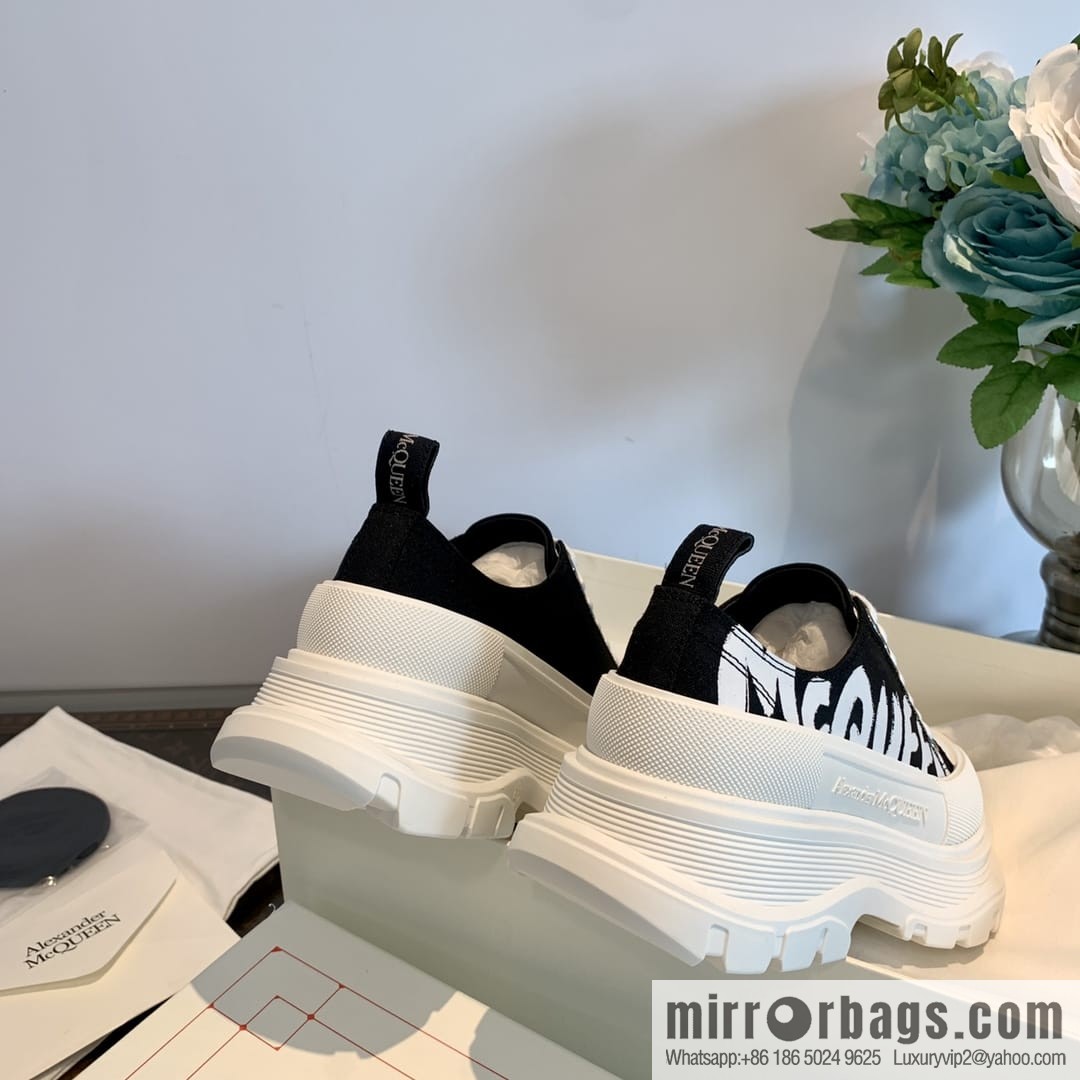 𝐀𝐥𝐞𝐱𝐚𝐧𝐝𝐞𝐫*𝐌𝐜𝐐𝐮𝐞𝐧 McQueen classic canvas platform white shoes