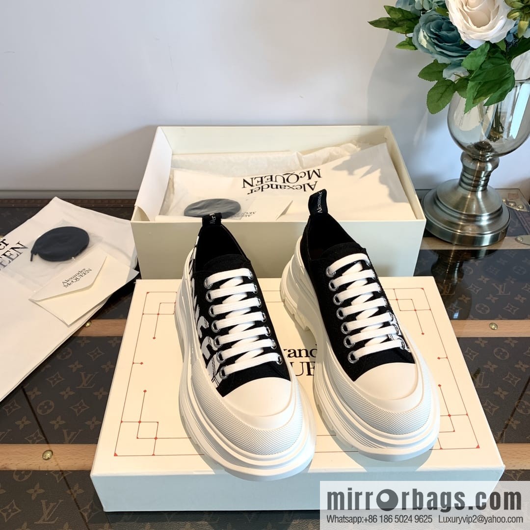 𝐀𝐥𝐞𝐱𝐚𝐧𝐝𝐞𝐫*𝐌𝐜𝐐𝐮𝐞𝐧 McQueen classic canvas platform white shoes