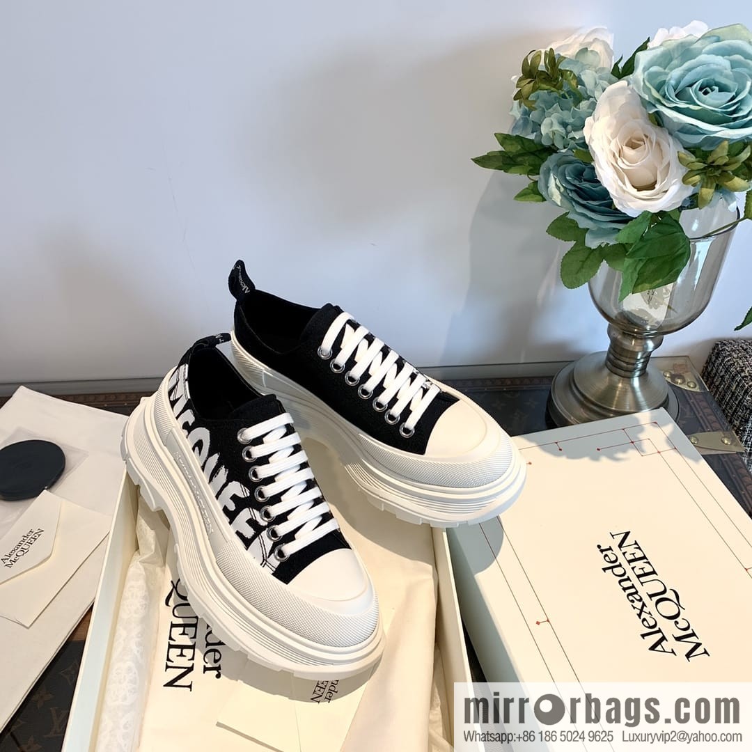 𝐀𝐥𝐞𝐱𝐚𝐧𝐝𝐞𝐫*𝐌𝐜𝐐𝐮𝐞𝐧 McQueen classic canvas platform white shoes