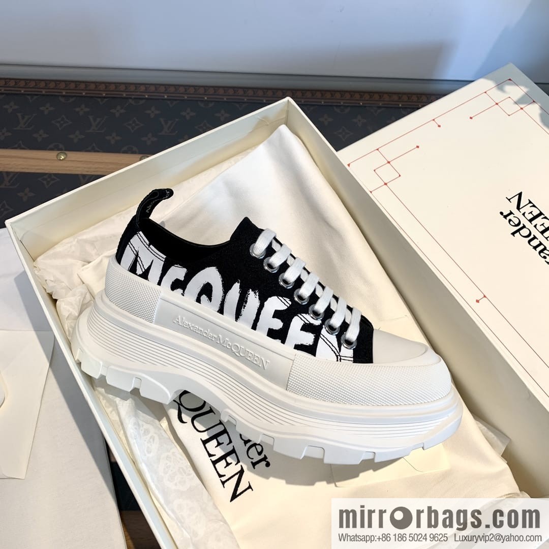 𝐀𝐥𝐞𝐱𝐚𝐧𝐝𝐞𝐫*𝐌𝐜𝐐𝐮𝐞𝐧 McQueen classic canvas platform white shoes