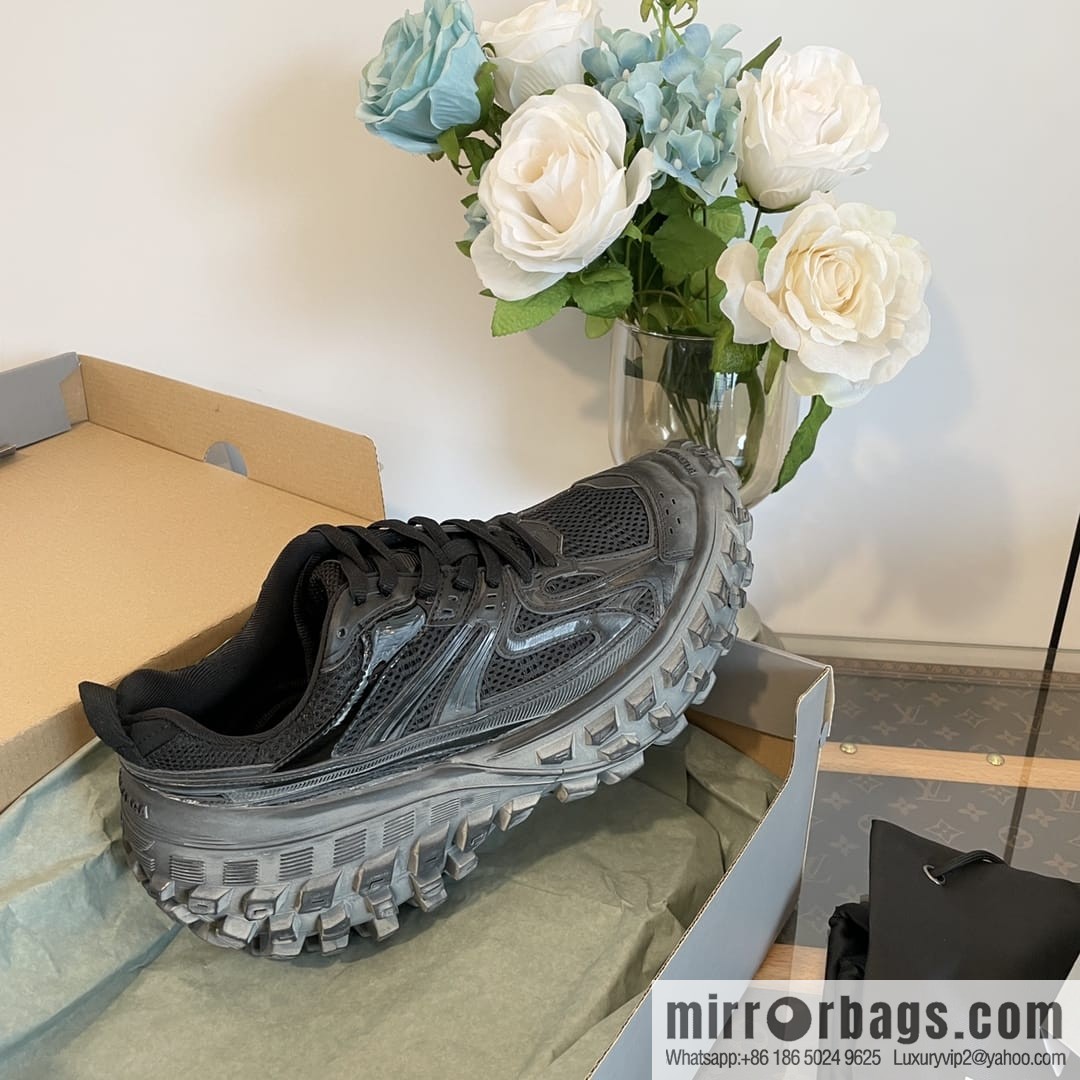 𝐁𝐚𝐥𝐞𝐧𝐜𝐢𝐚𝐠𝐚 Defender Balenciaga Vintage Tire Shoes