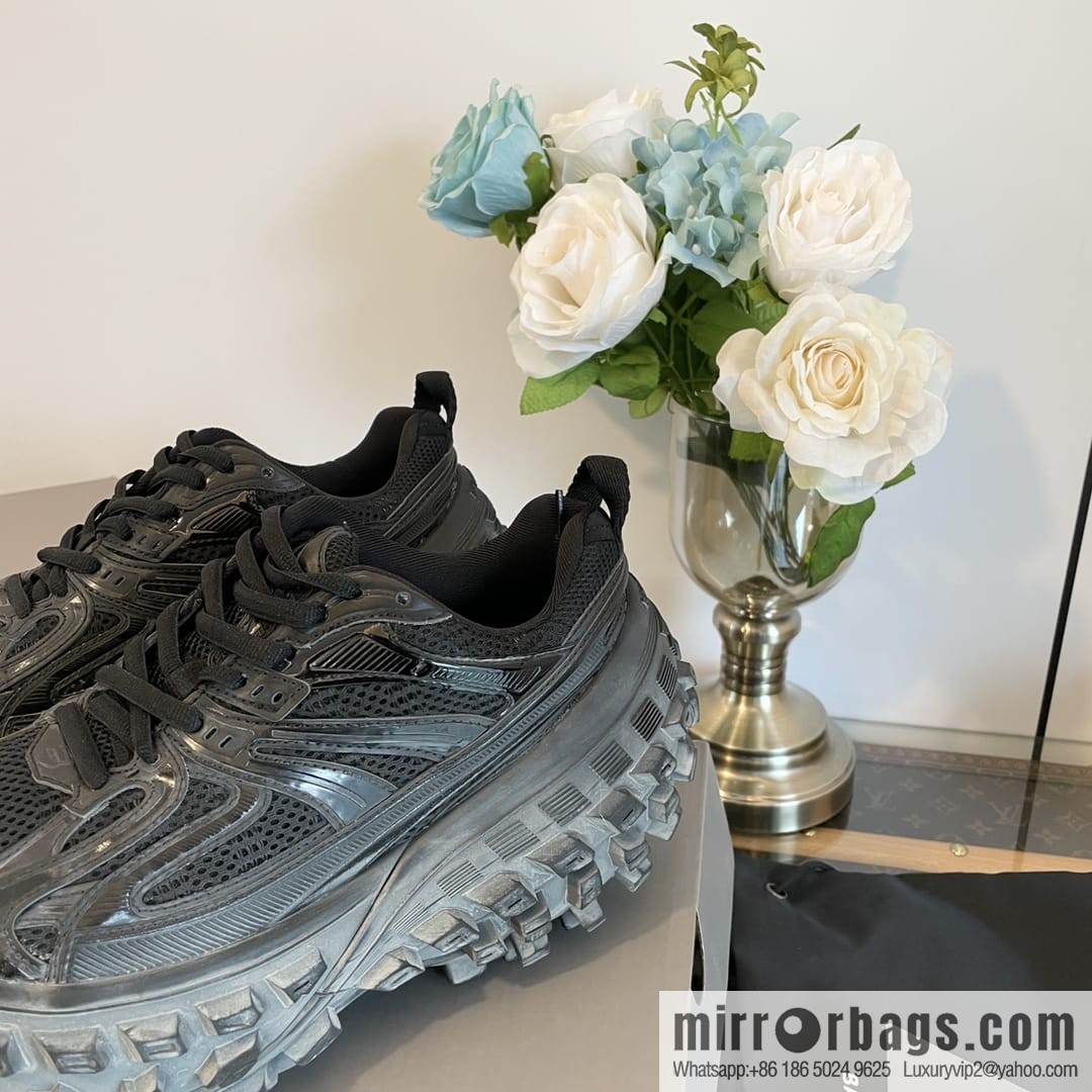 𝐁𝐚𝐥𝐞𝐧𝐜𝐢𝐚𝐠𝐚 Defender Balenciaga Vintage Tire Shoes