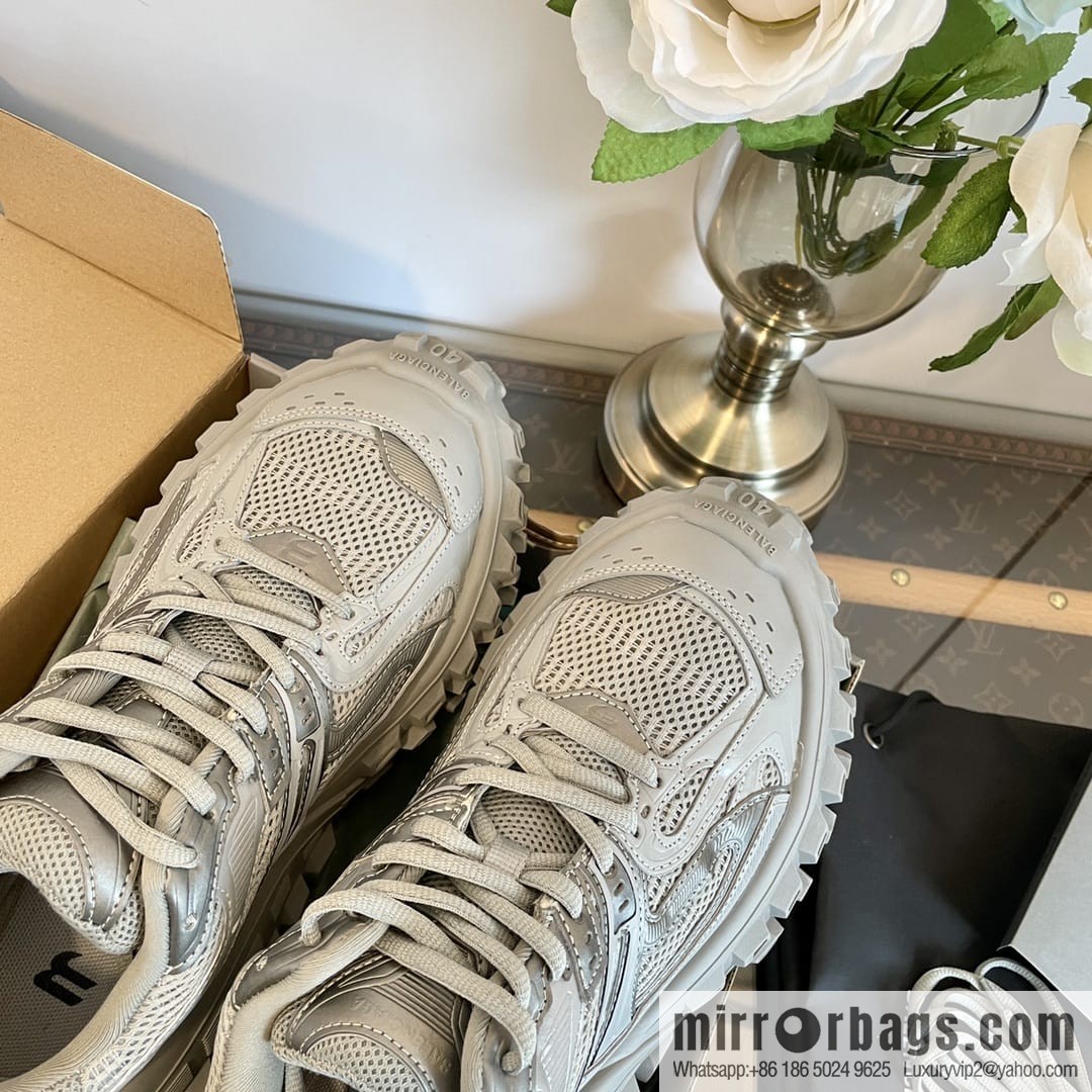 𝐁𝐚𝐥𝐞𝐧𝐜𝐢𝐚𝐠𝐚 Defender Balenciaga Vintage Tire Shoes