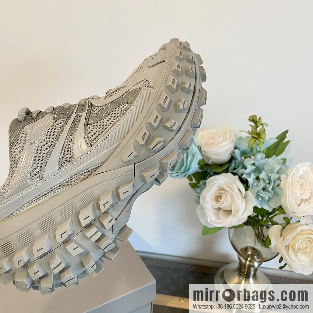 𝐁𝐚𝐥𝐞𝐧𝐜𝐢𝐚𝐠𝐚 Defender Balenciaga Vintage Tire Shoes