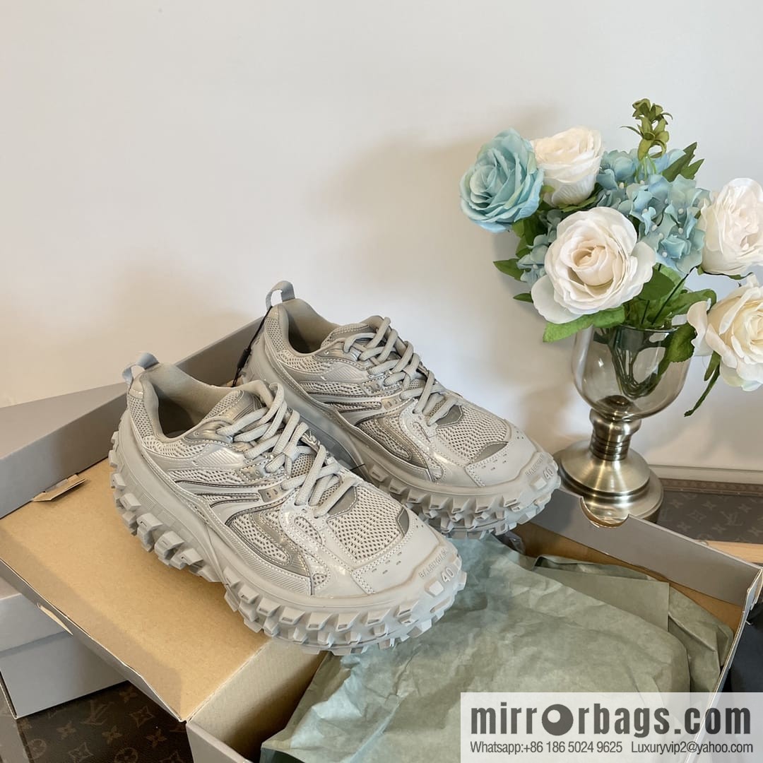 𝐁𝐚𝐥𝐞𝐧𝐜𝐢𝐚𝐠𝐚 Defender Balenciaga Vintage Tire Shoes