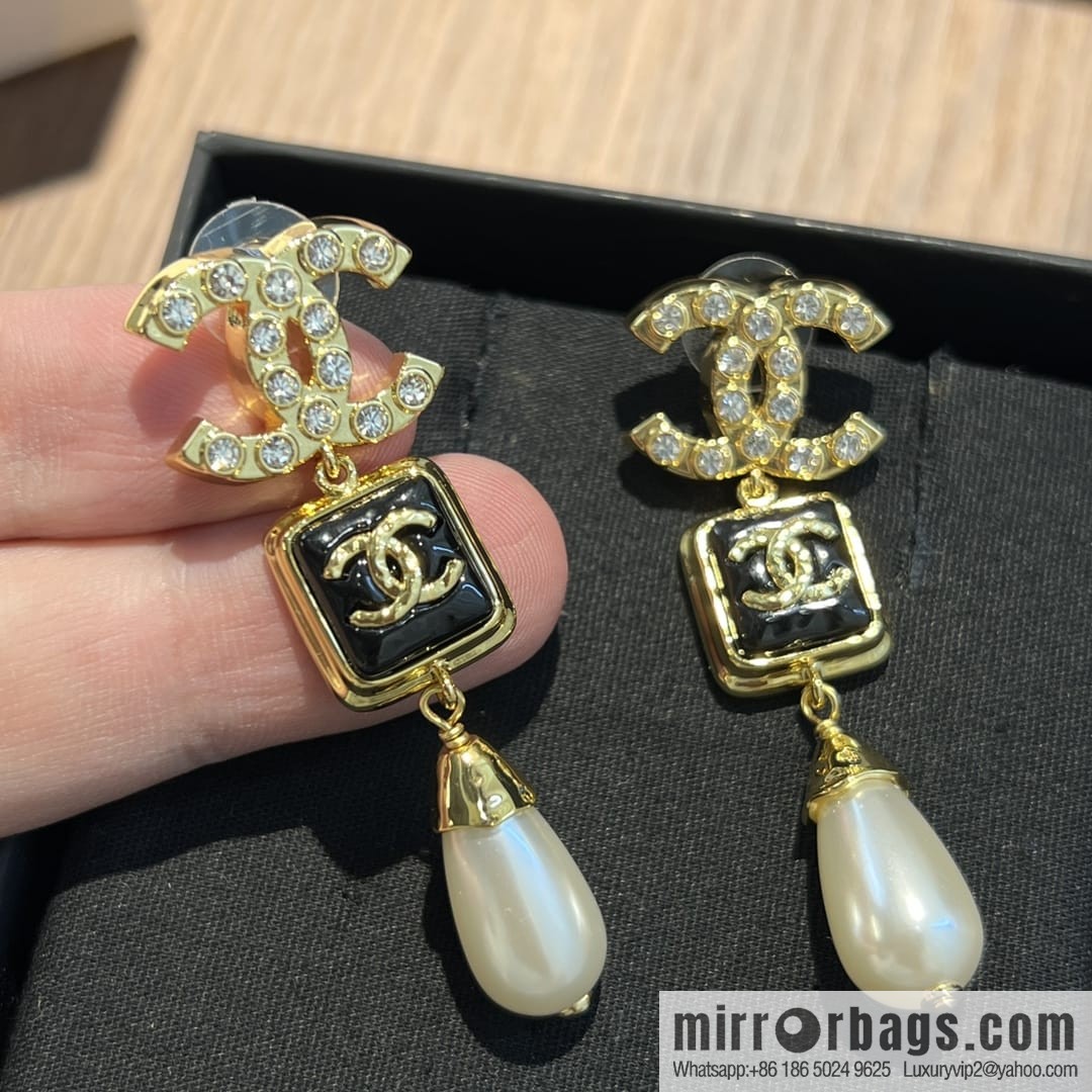 New ☑️ CHANEL Chanel c3 double c full diamond square pearl stud earrings