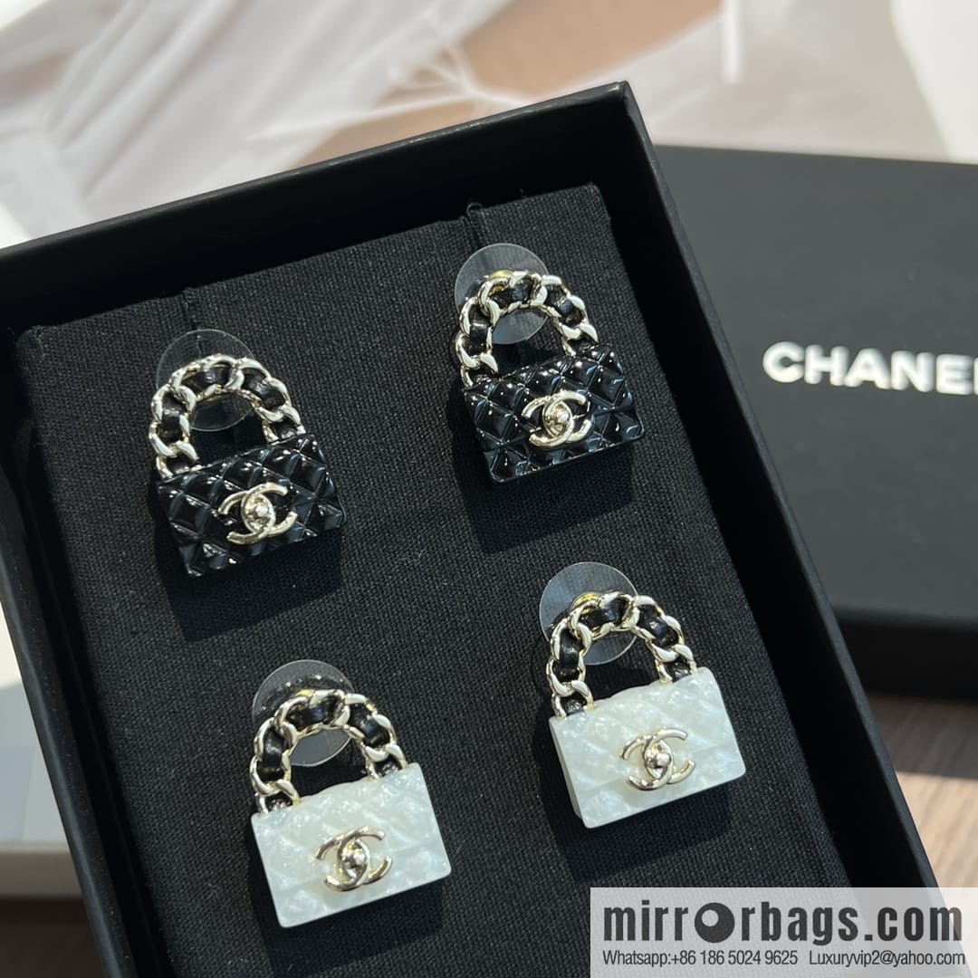 New ☑️ CHANEL Chanel c1 double c lock bag stud earrings