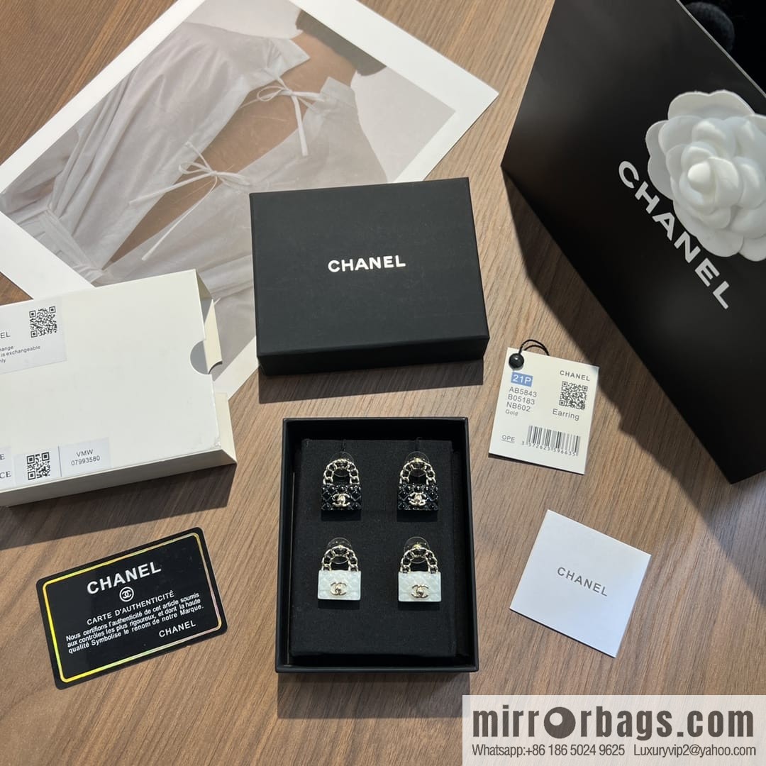 New ☑️ CHANEL Chanel c1 double c lock bag stud earrings