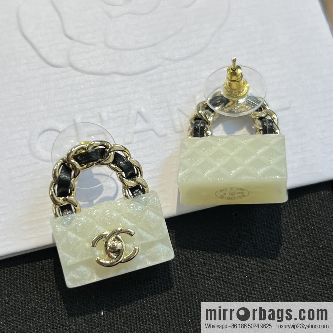 New ☑️ CHANEL Chanel c1 double c lock bag stud earrings