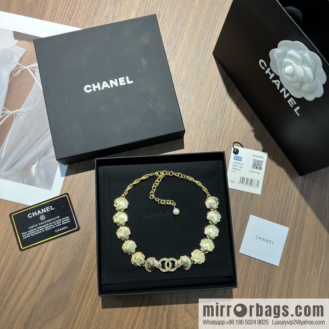 New ☑️ CHANEL Chanel double c gold shell 🐚 necklace