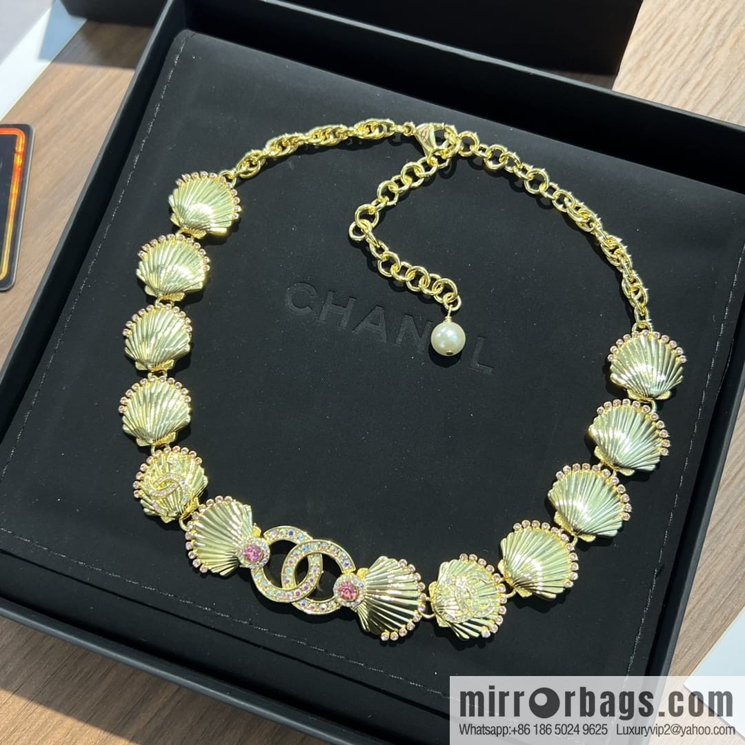 New ☑️ CHANEL Chanel double c gold shell 🐚 necklace