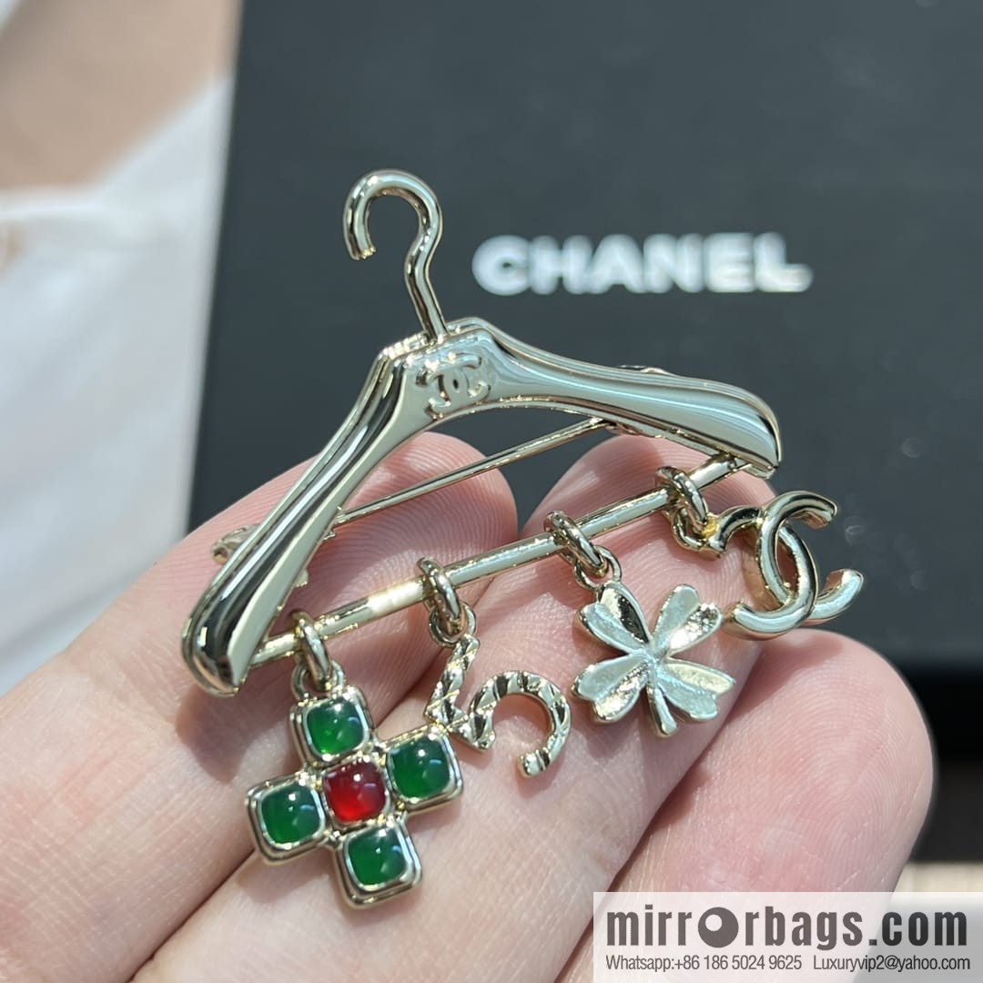 New ☑️ CHANEL Chanel double c hanger fringed brooch