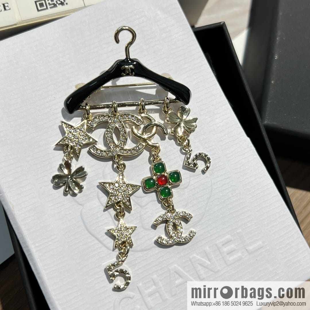 New ☑️ CHANEL Chanel double c hanger fringed brooch