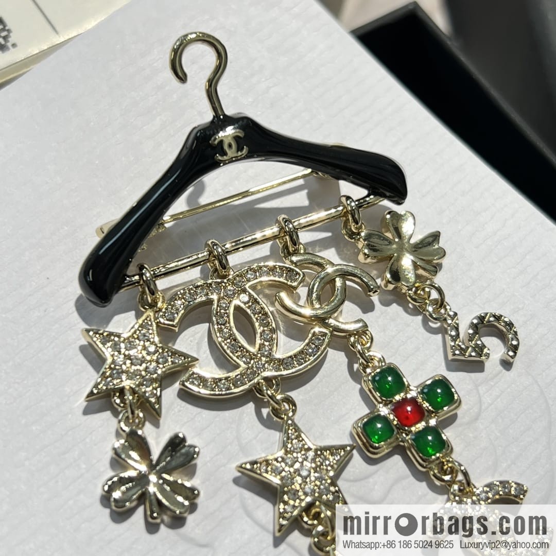New ☑️ CHANEL Chanel double c hanger fringed brooch