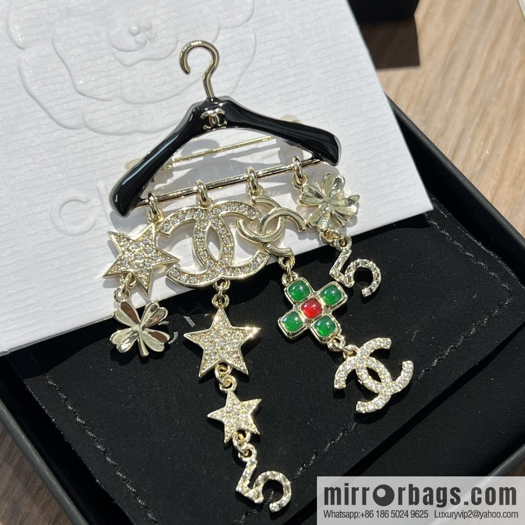 New ☑️ CHANEL Chanel double c hanger fringed brooch