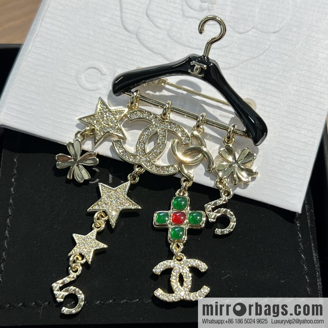 New ☑️ CHANEL Chanel double c hanger fringed brooch