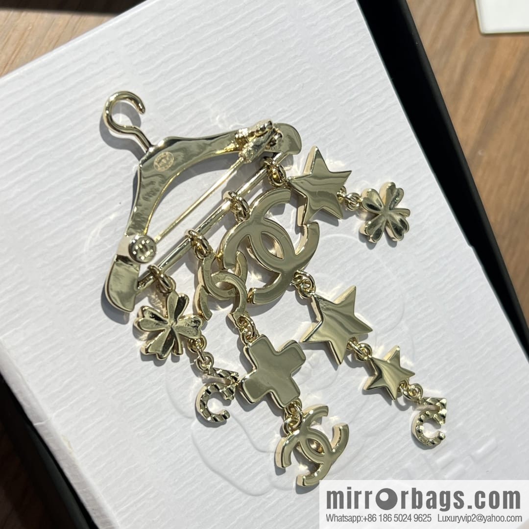 New ☑️ CHANEL Chanel double c hanger fringed brooch