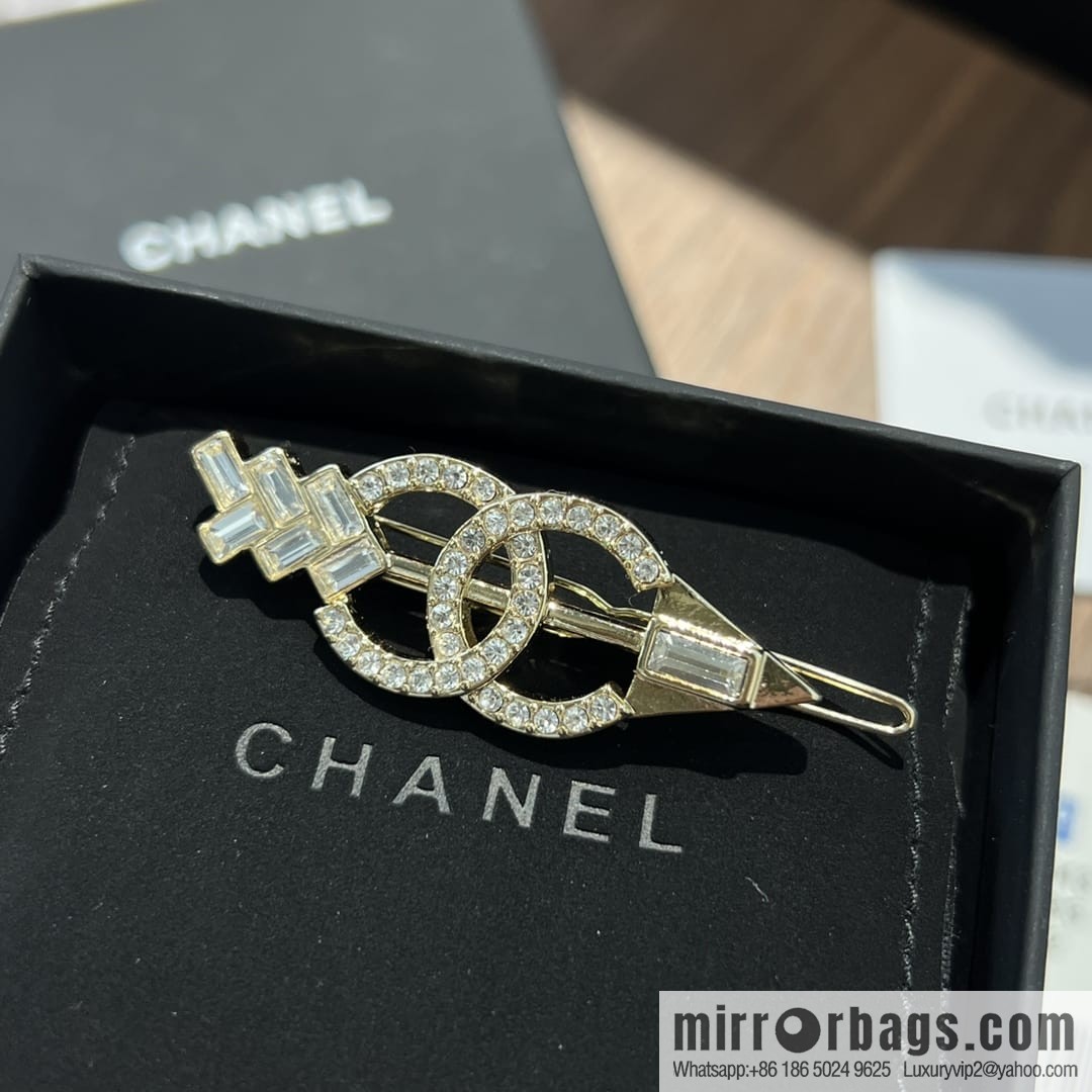 New ☑️ CHANEL Chanel Double C Arrow Hairpin