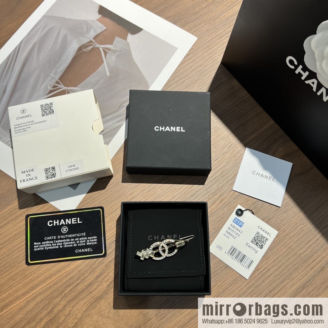 New ☑️ CHANEL Chanel Double C Arrow Hairpin