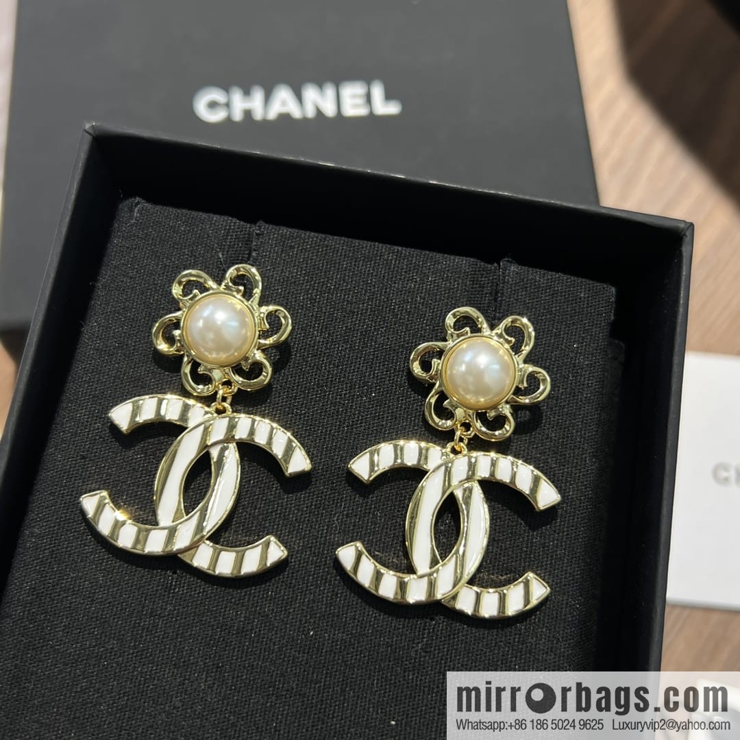 New ☑️ CHANEL Chanel c2 double c wavy stud earrings