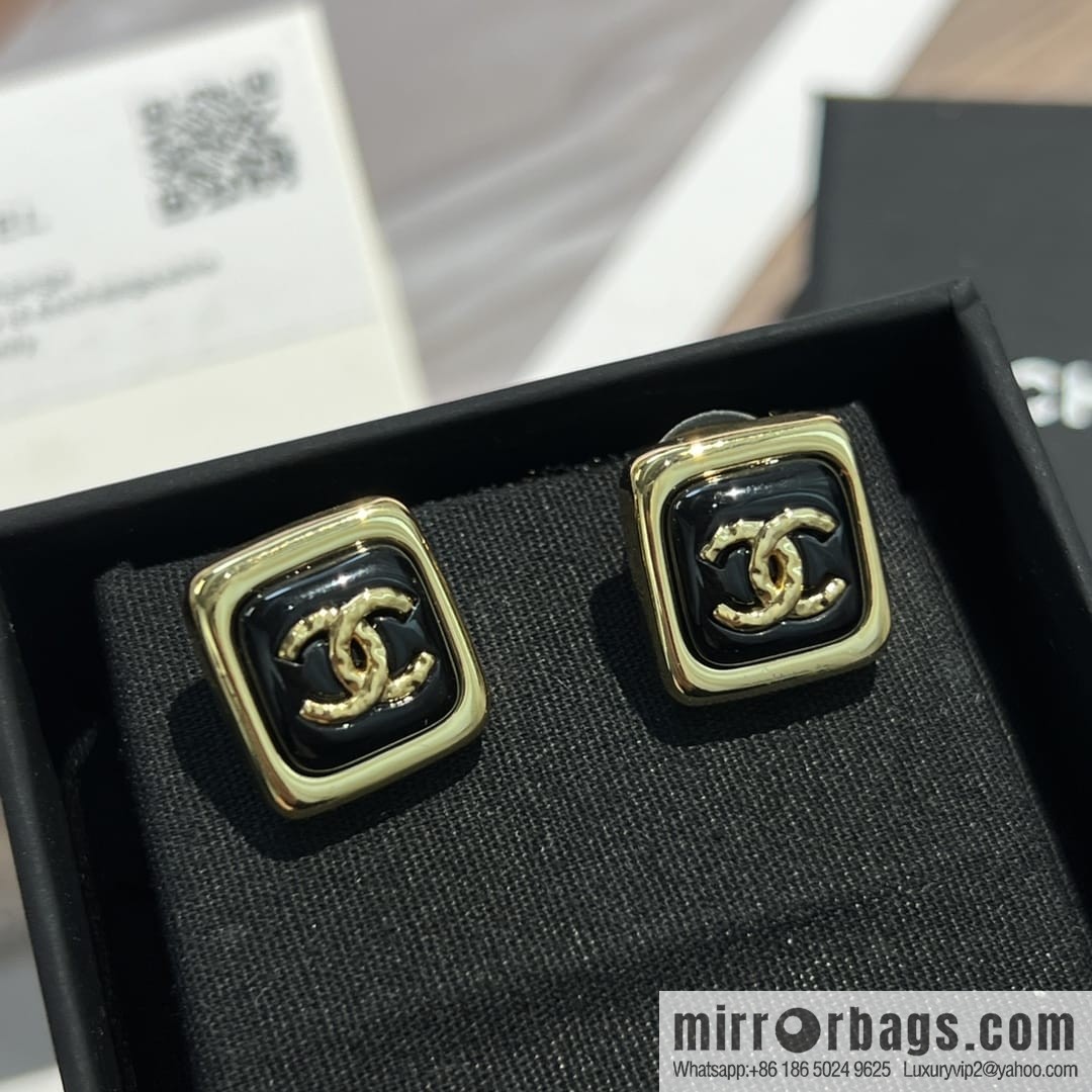 New ☑️ CHANEL Chanel c1 double c square stud earrings