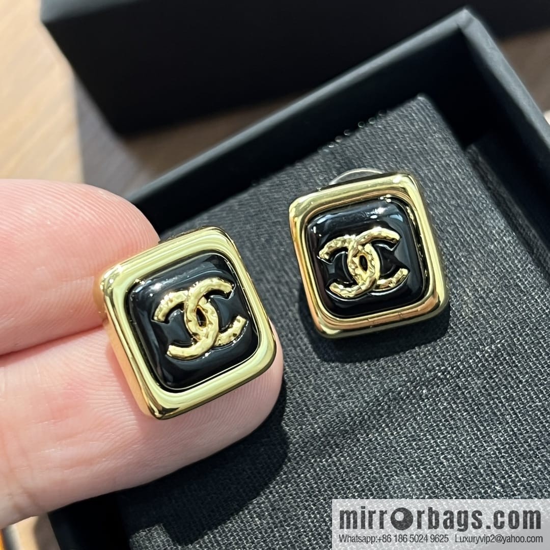 New ☑️ CHANEL Chanel c1 double c square stud earrings