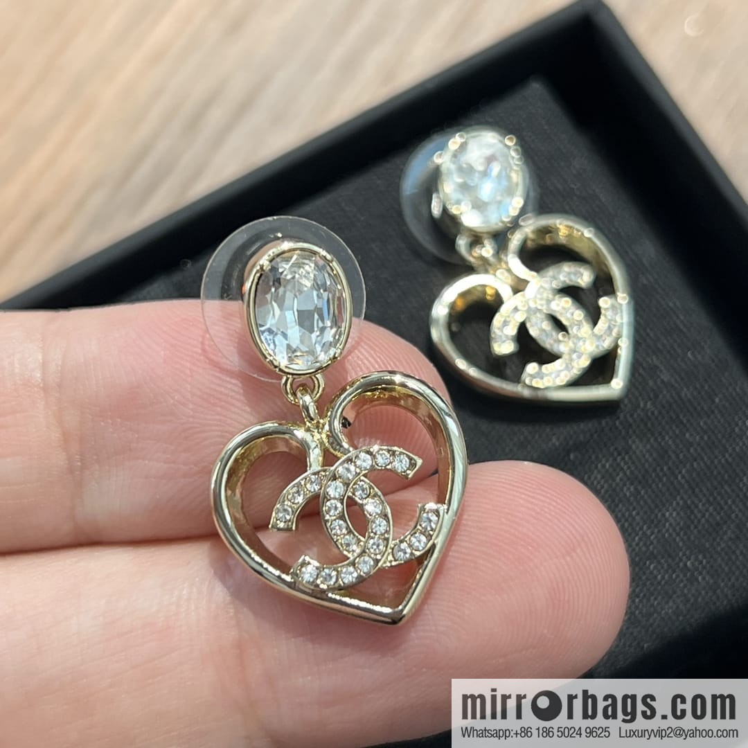New ☑️ CHANEL Chanel c2 double c gold peach heart love stud earrings