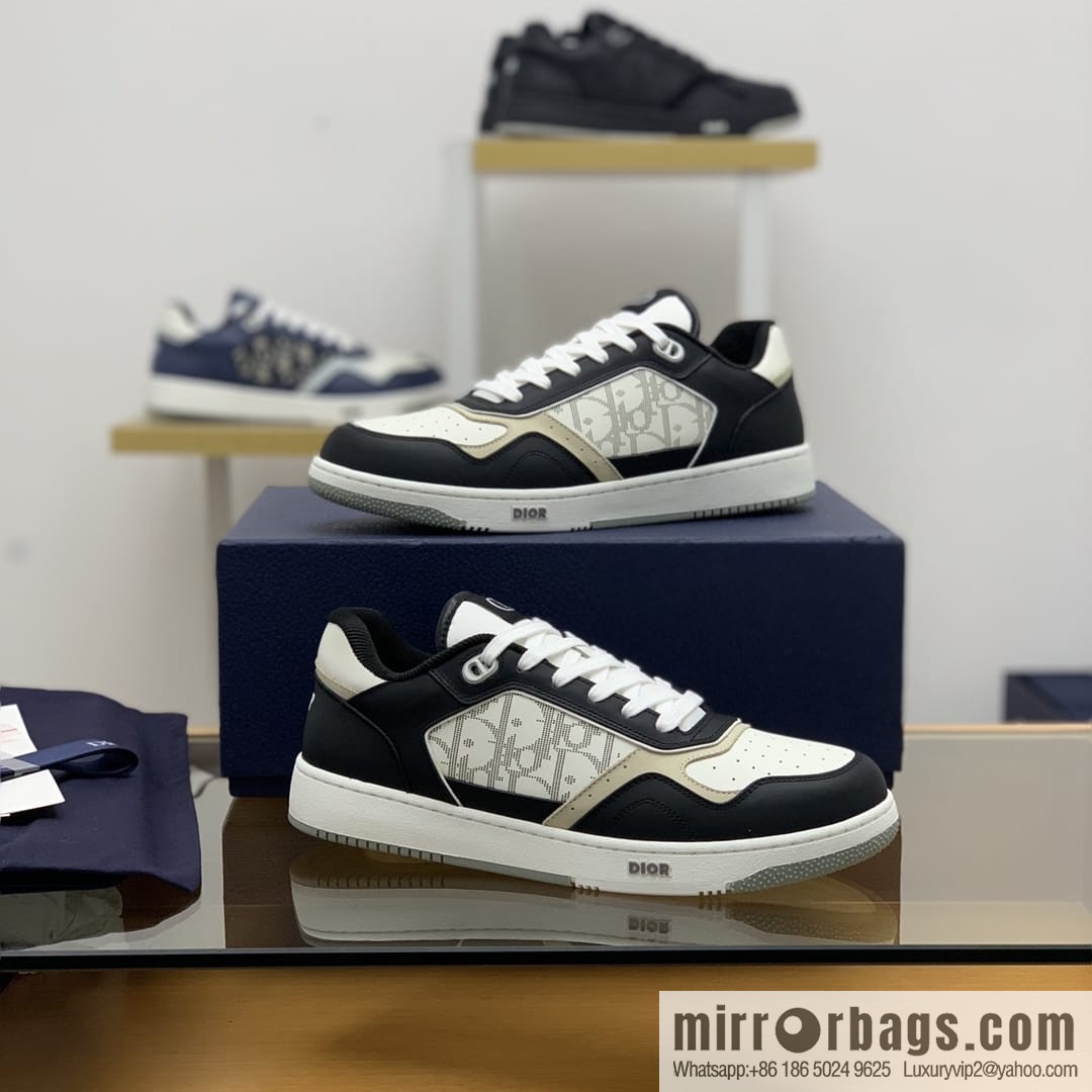 Dior uses black smooth cow leather (fabric) carefully made men's low-top sneakers